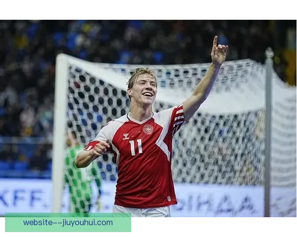 曼联官方宣布霍伊伦德正式身披9号球衣开启新赛季征程